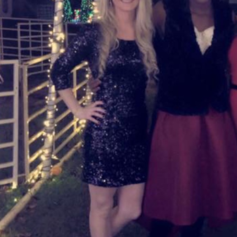 Short sequin black dress